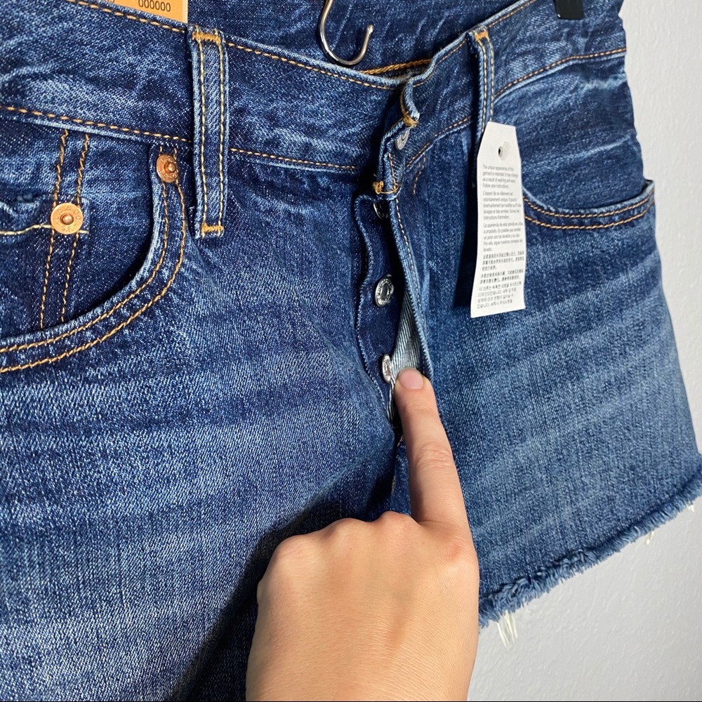 Levi’s | 501 Original Fit Straight Leg Button Fly - Picture 6 of 9